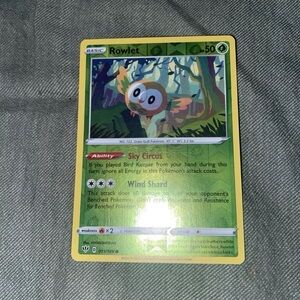 Rowlet Pokémon Trading Card